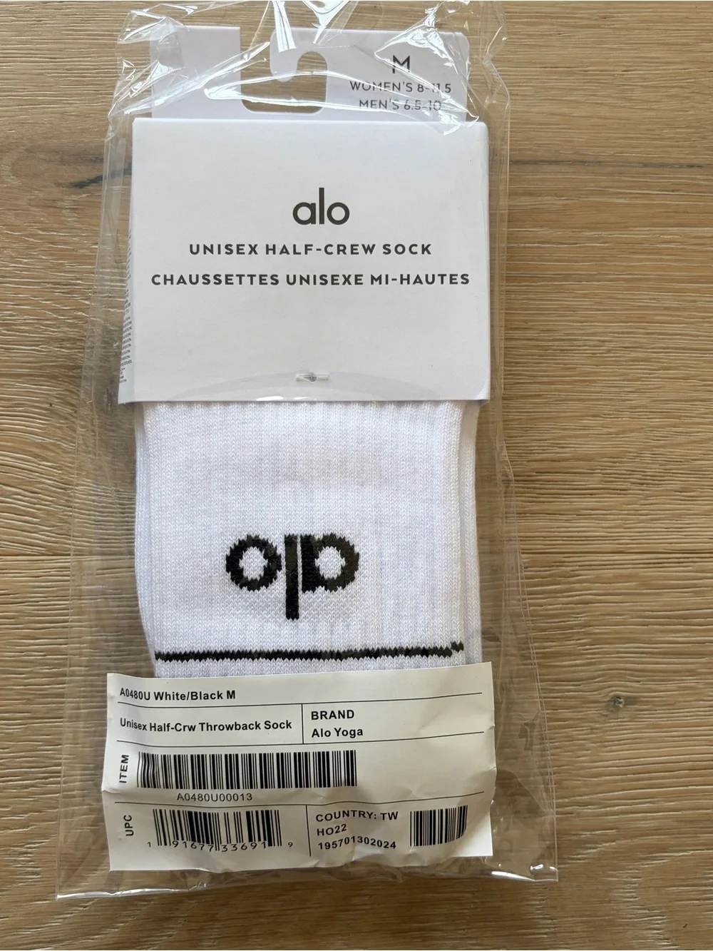 Alo Yoga Unisex Half-Crew Throwback Socks White/Black Size M NWT*#15
